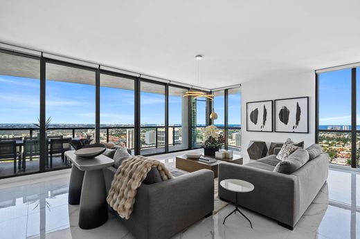 Residential complexes in Fort Lauderdale, Broward County