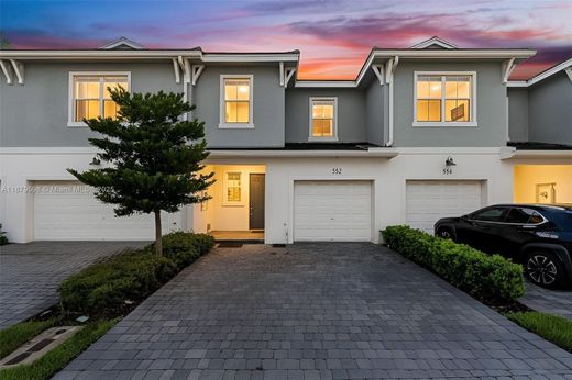 تاون هاوس ﻓﻲ Deerfield Beach, Broward County