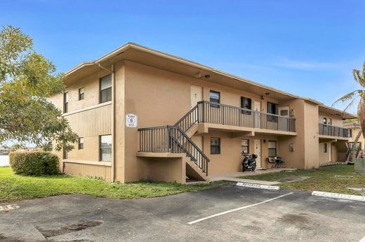 Kamienica w Hialeah, Miami-Dade County