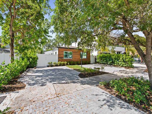 Residential complexes in Fort Lauderdale, Broward County