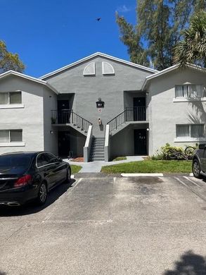 Residential complexes in West Palm Beach, Palm Beach