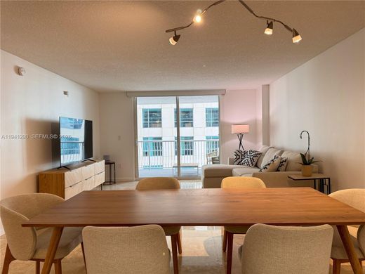 Residential complexes in Miami, Miami-Dade