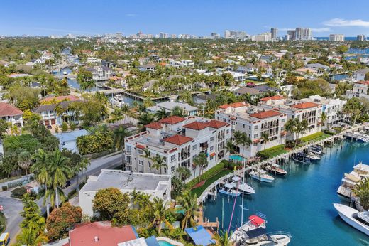 Residential complexes in Fort Lauderdale, Broward County