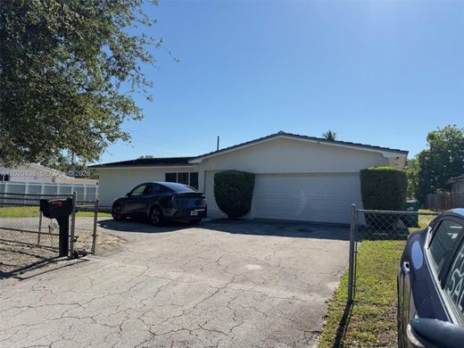 Villa en North Miami, Miami-Dade County