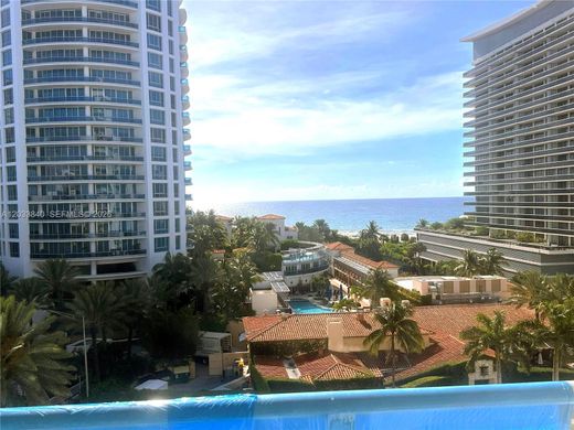 Residential complexes in Miami Beach, Miami-Dade