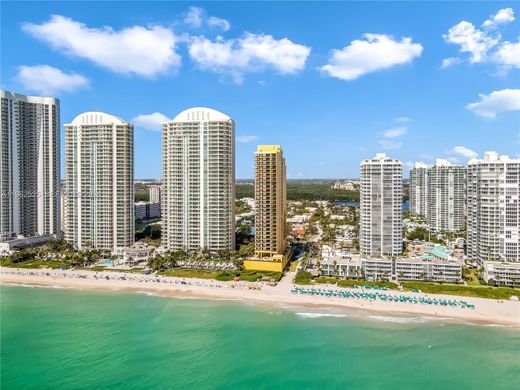Residential complexes in Sunny Isles Beach, Miami-Dade