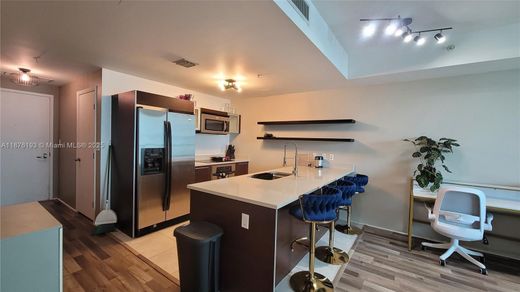 ‏בניין ב  מיאמי, Miami-Dade County