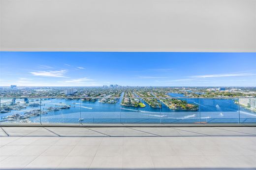 Residential complexes in Fort Lauderdale, Broward County