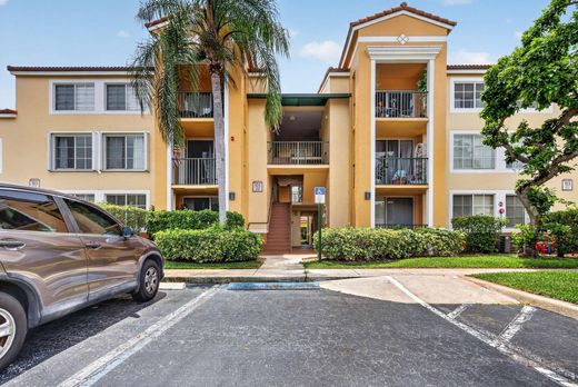 Residential complexes in Hypoluxo, Palm Beach