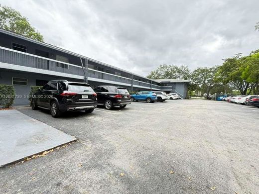 Residential complexes in Coral Springs, Broward County