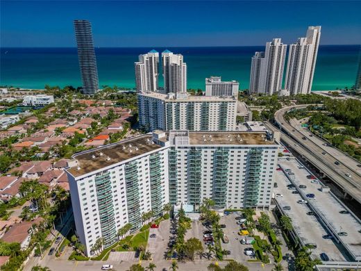Residential complexes in Sunny Isles Beach, Miami-Dade