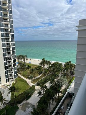 Residential complexes in Sunny Isles Beach, Miami-Dade