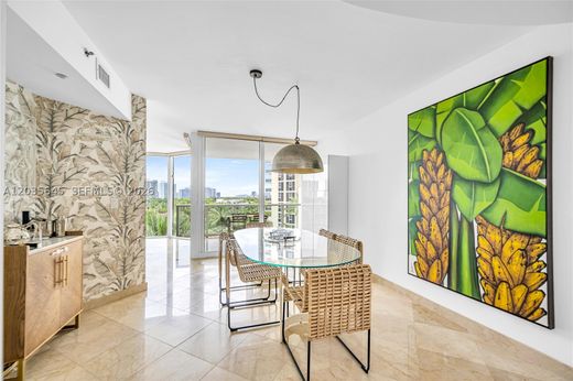 Жилой комплекс, Sunny Isles Beach, Miami-Dade County