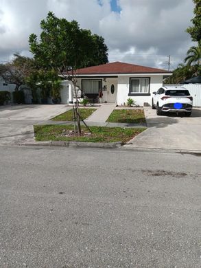 Villa in Hialeah, Miami-Dade County