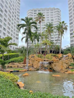 Residential complexes in Miami, Miami-Dade