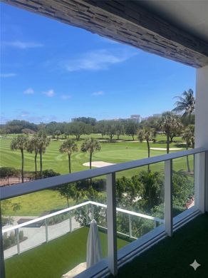 Residential complexes in Boca Raton, Palm Beach