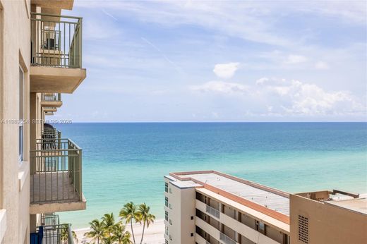 Residential complexes in Hallandale, Broward County