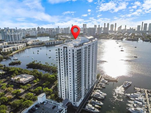 Residential complexes in North Miami Beach, Miami-Dade