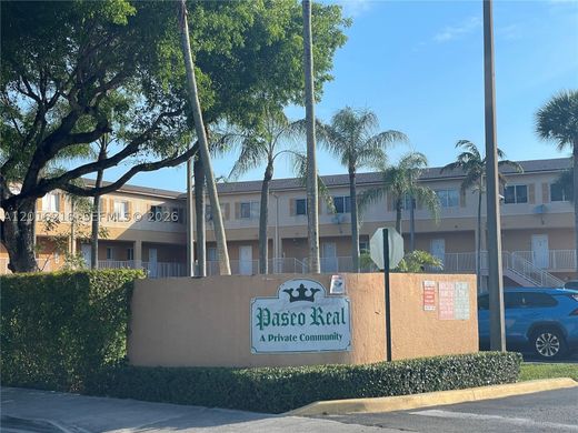 Residential complexes in Miami, Miami-Dade