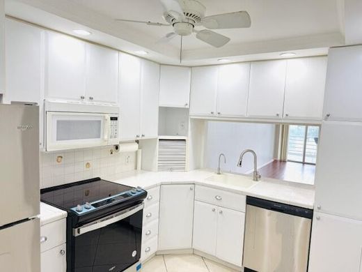 Residential complexes in Pompano Beach, Broward County