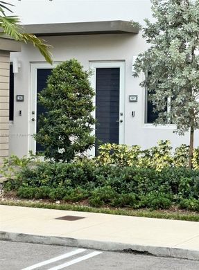 Kamienica w Doral, Miami-Dade County