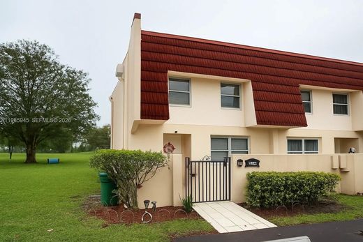 Townhouse in Lauderhill, Broward County