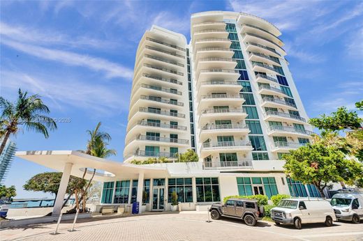 Residential complexes in Miami Beach, Miami-Dade