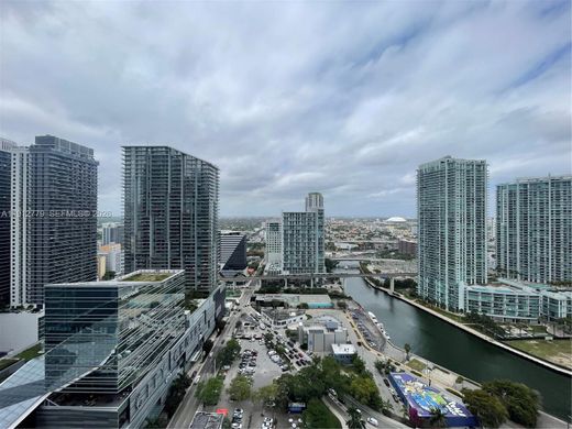 Kamienica w Miami, Miami-Dade County