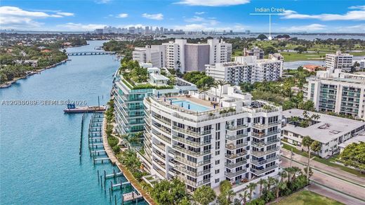 Komplex apartman Bay Harbor Islands, Miami-Dade County