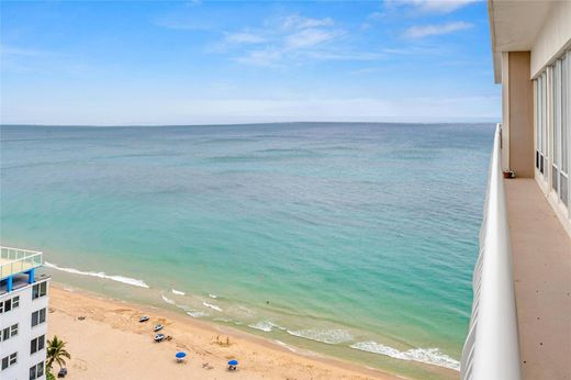 Residential complexes in Fort Lauderdale, Broward County