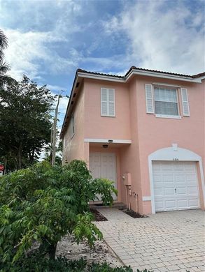 Townhouse in Tamarac, Broward County
