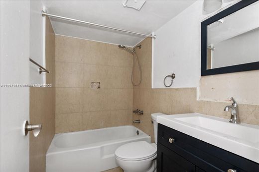 ‏בניין ב  North Miami, Miami-Dade County