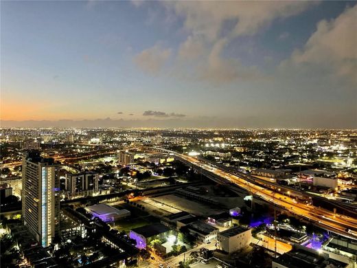 Complesso residenziale a Miami, Miami-Dade County