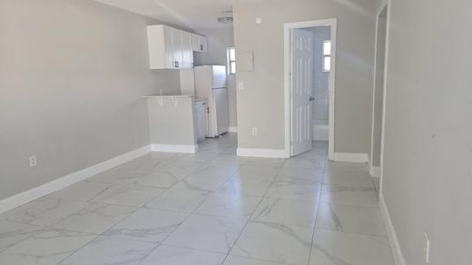 Residential complexes in Pompano Beach, Broward County