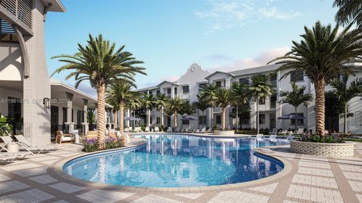 Residential complexes in Lake Worth, Palm Beach