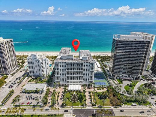 Residential complexes in Bal Harbour, Miami-Dade