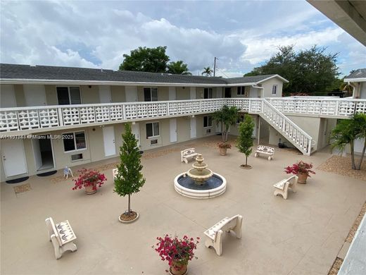 Kamienica w Miami, Miami-Dade County