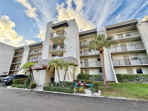 Residential complexes in Davie, Broward County