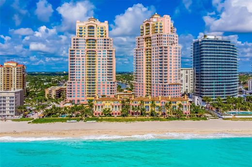 Residential complexes in Fort Lauderdale, Broward County