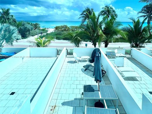 Residential complexes in Miami Beach, Miami-Dade
