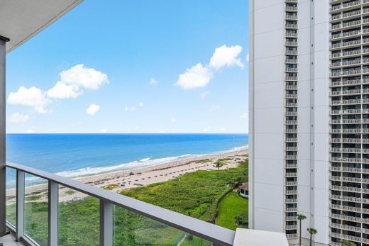 Residential complexes in Palm Beach Shores, Palm Beach
