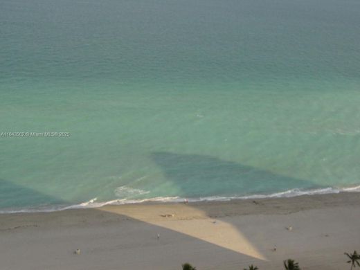 Residential complexes in Hollywood, Broward County