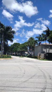 Townhouse - Tamarac, Broward County