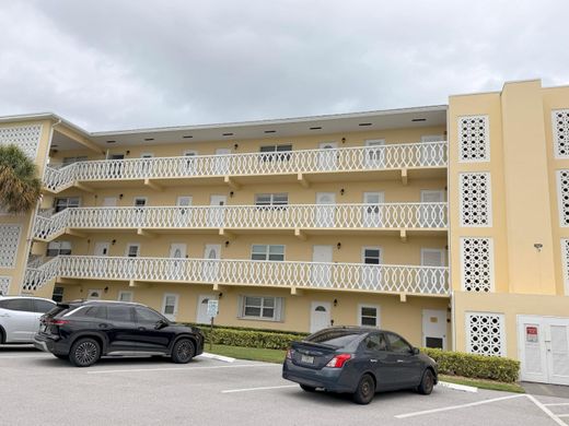 Wohnkomplexe in Deerfield Beach, Broward County