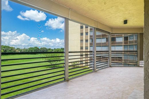 Residential complexes in Lauderhill, Broward County