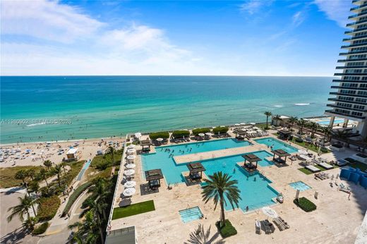 Residential complexes in Hallandale, Broward County