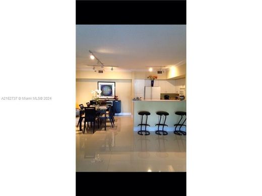 Residential complexes in Aventura, Miami-Dade