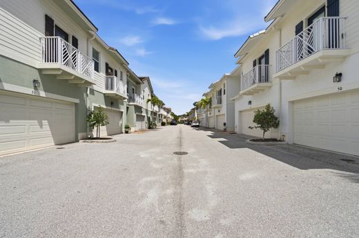 Townhouse in Royal Palm Beach, Palm Beach