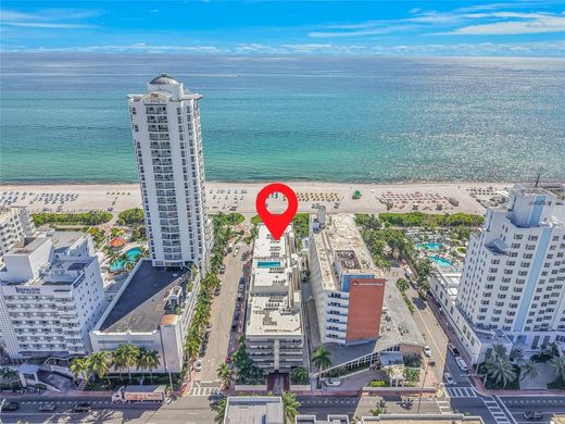 Residential complexes in Miami Beach, Miami-Dade