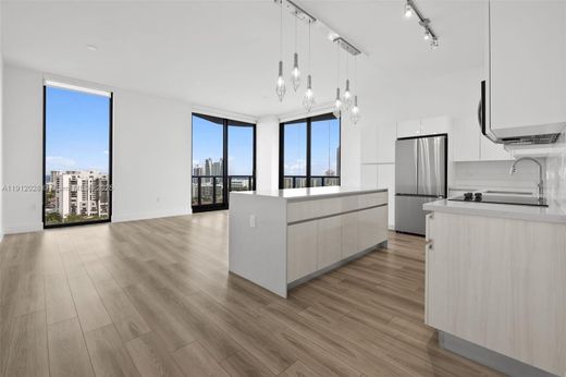 مجمع شقق ﻓﻲ Hallandale Beach, Broward County